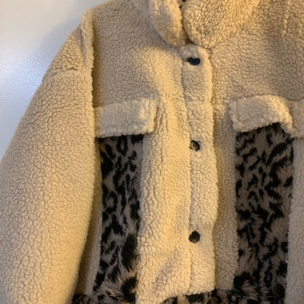 Clearance sale Leopard Jacket - Picture 6 of 8